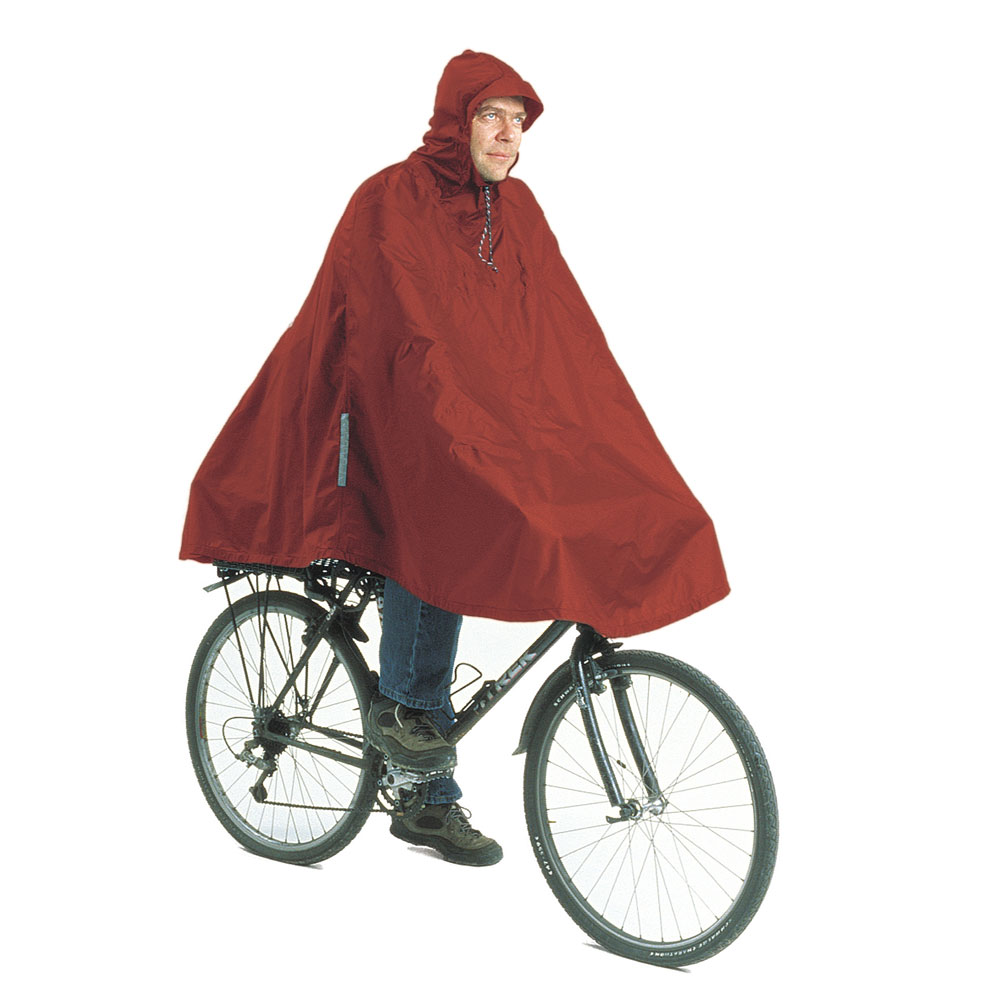 06_daypack-poncho_on-bike_terracotta.jpg